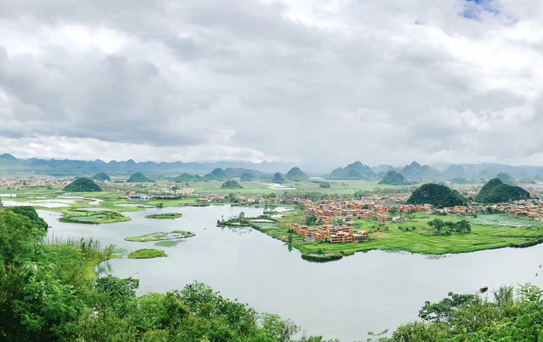 美丽的普者黑景区俯瞰图。